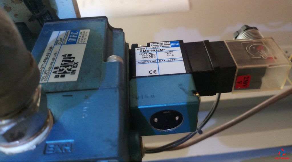 Cụm van điện từ khí phanh, khí chèn trục